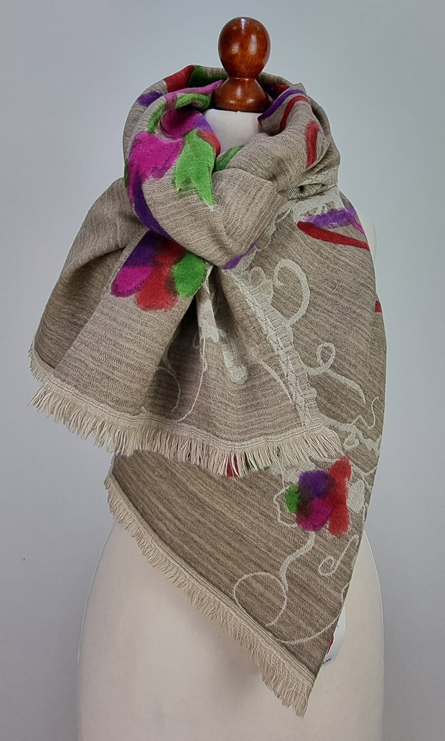Mohini - bemalter großer Schal aus Merinowolle